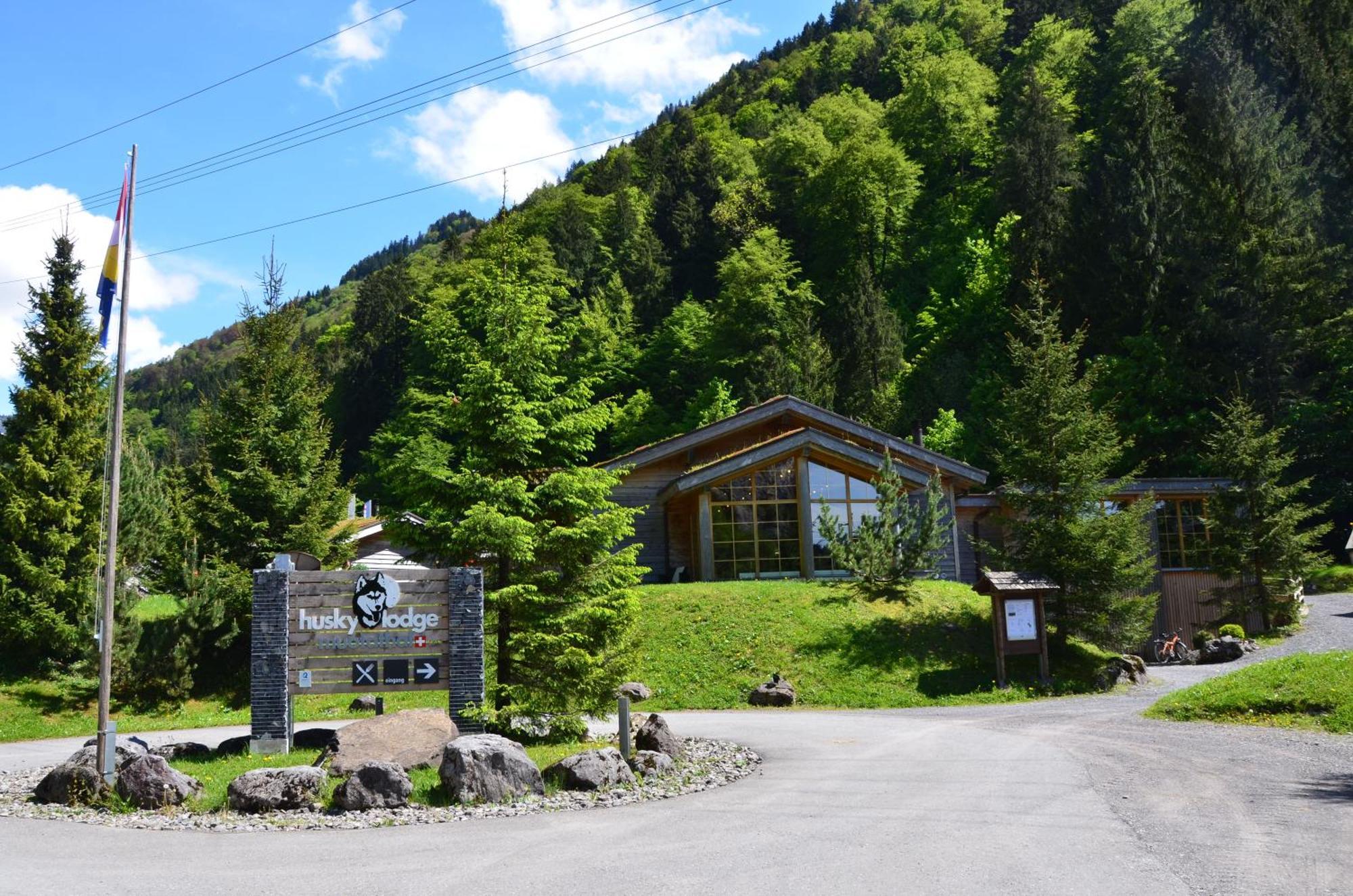 Huettenhotel Husky Lodge Muotathal Bagian luar foto