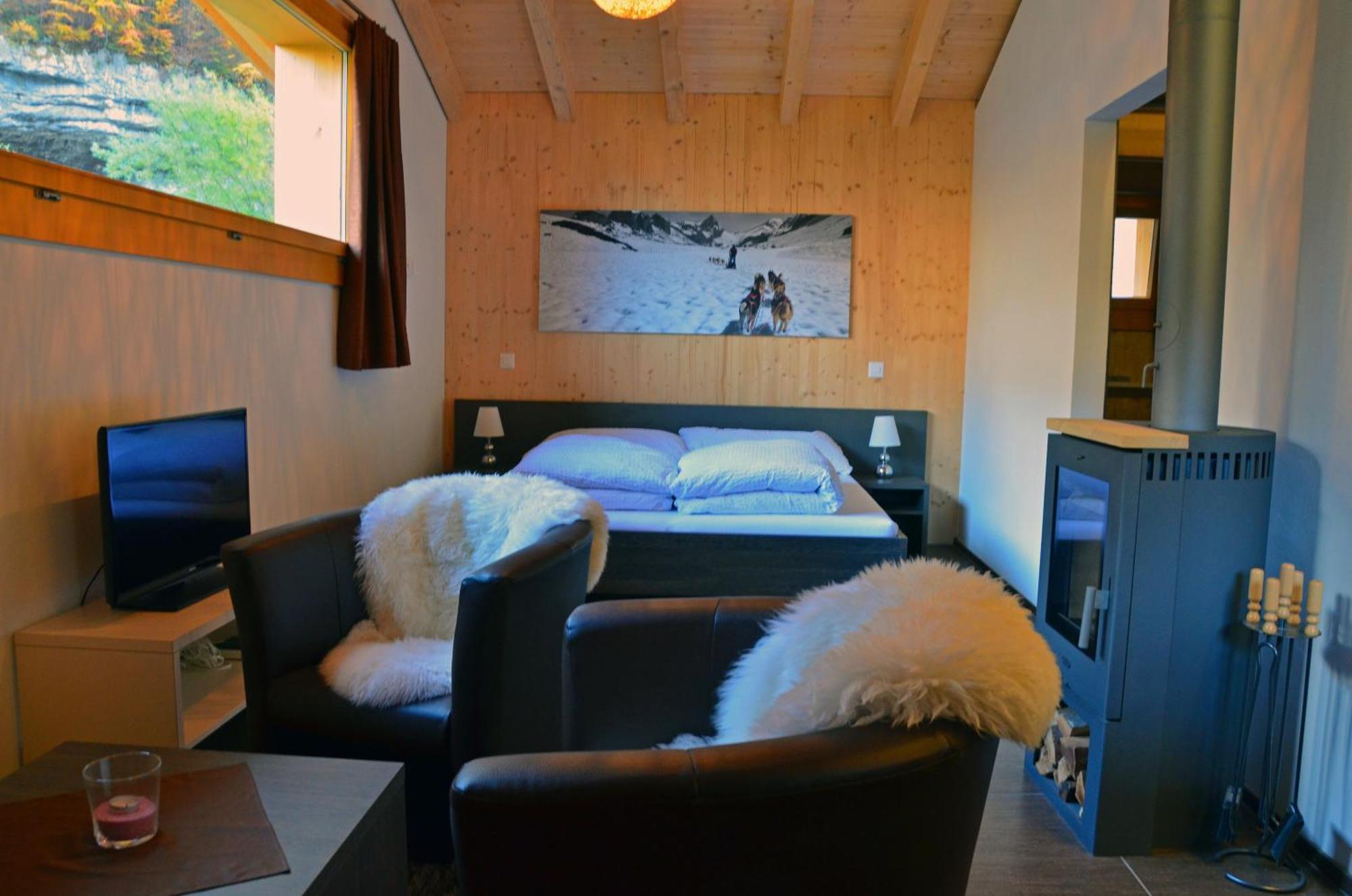 Huettenhotel Husky Lodge Muotathal Bagian luar foto