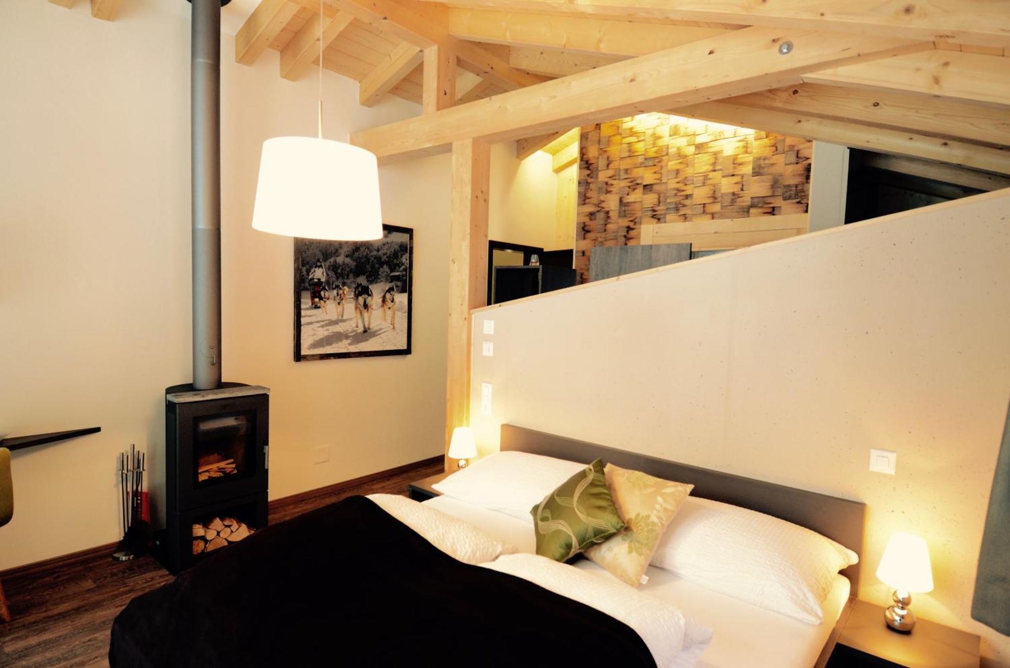 Huettenhotel Husky Lodge Muotathal Bagian luar foto