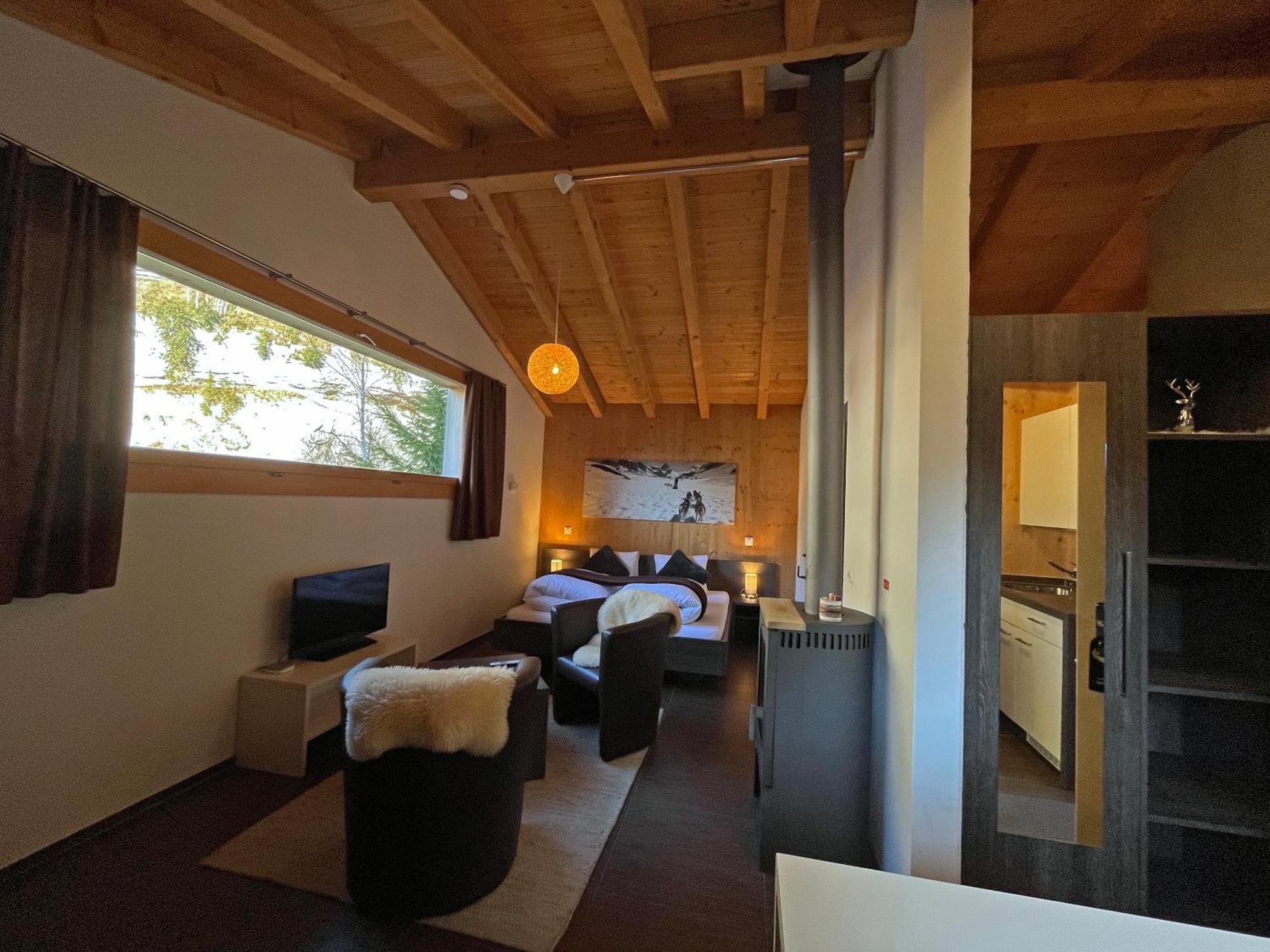 Huettenhotel Husky Lodge Muotathal Bagian luar foto