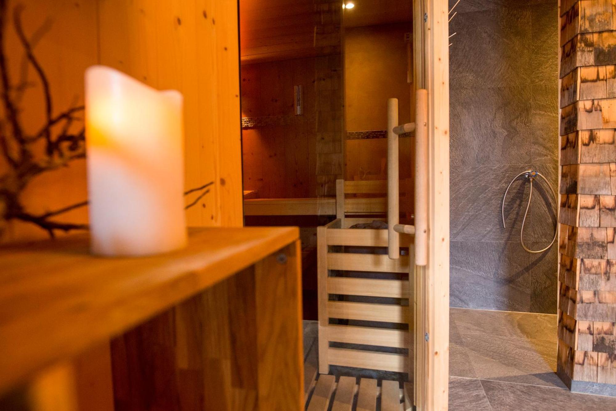 Huettenhotel Husky Lodge Muotathal Bagian luar foto