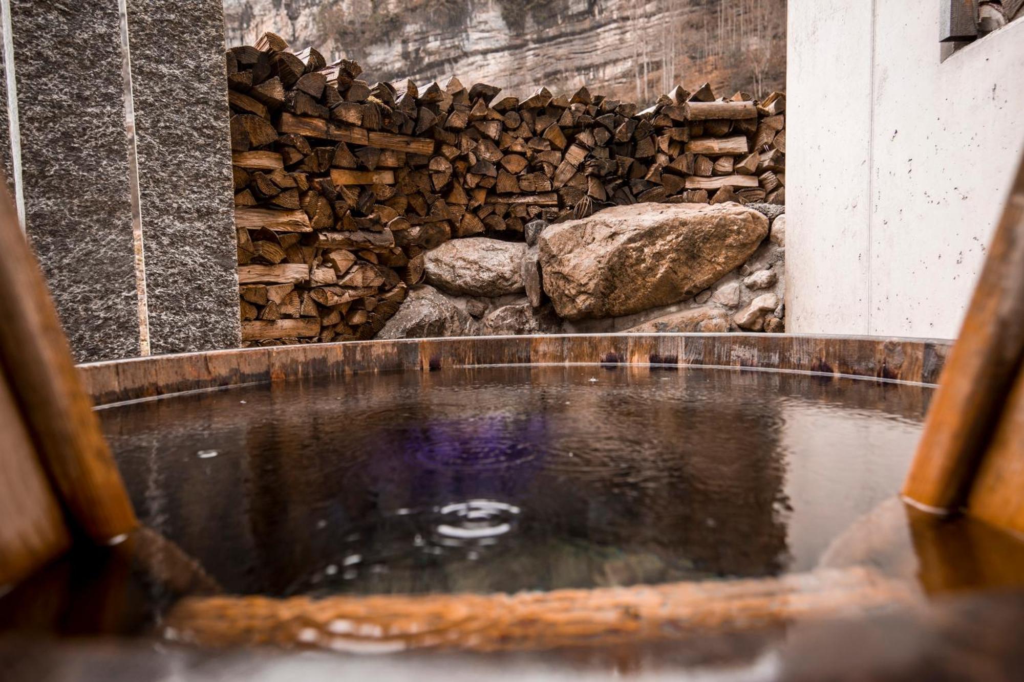 Huettenhotel Husky Lodge Muotathal Bagian luar foto