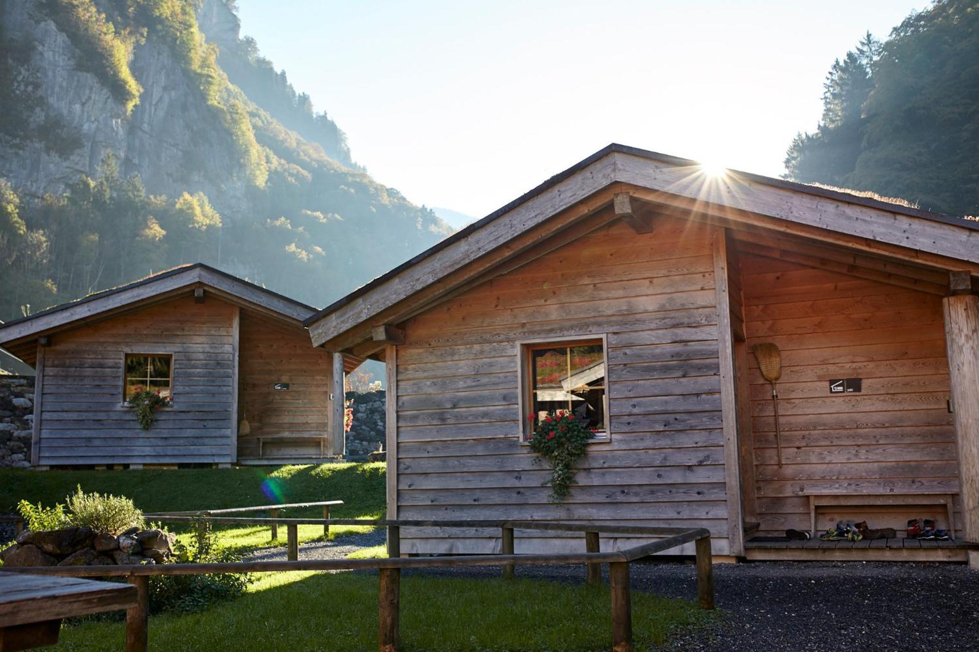 Huettenhotel Husky Lodge Muotathal Bagian luar foto