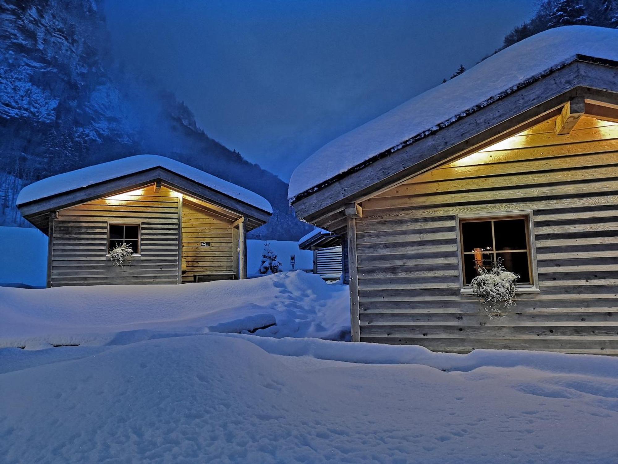 Huettenhotel Husky Lodge Muotathal Bagian luar foto